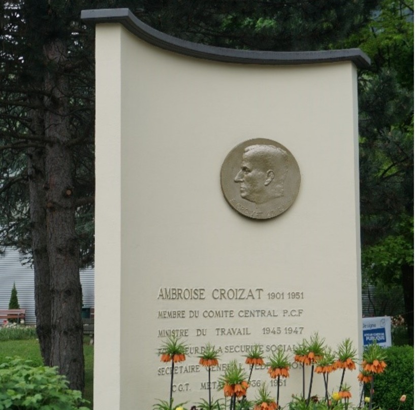 Stèle en hommage à Croizat à La Léchère